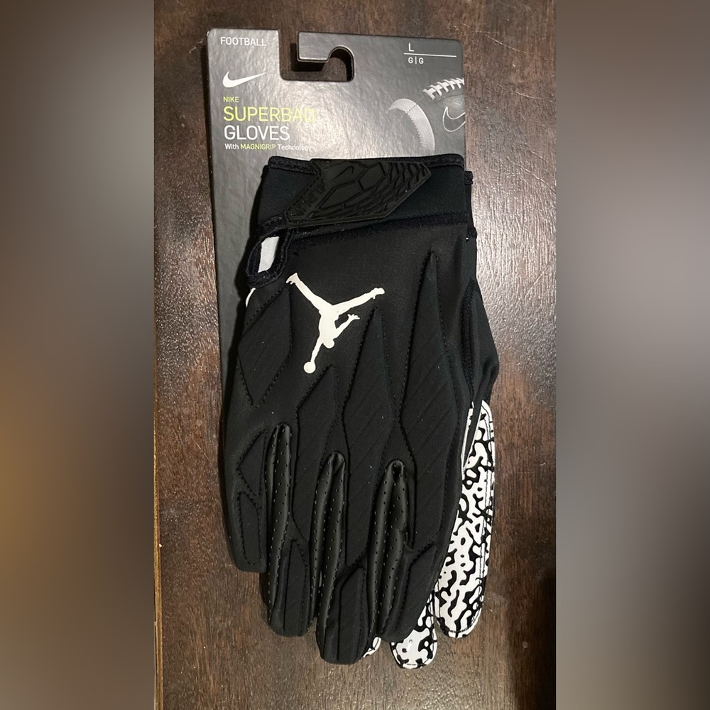 Nike Jordan Superbad 5.0 Padded Magnigrip Football Gloves Size LG CJ9850-091